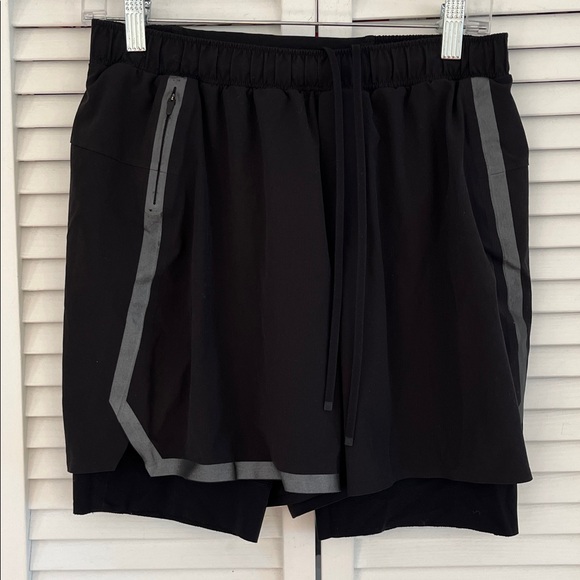 Lululemon Surge Shorts Lined Sz Medium - Picture 2 of 8